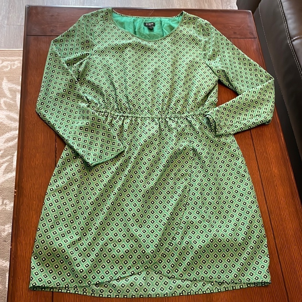 J. CREW green faux wrap dress. Size 8. Geometric pattern
